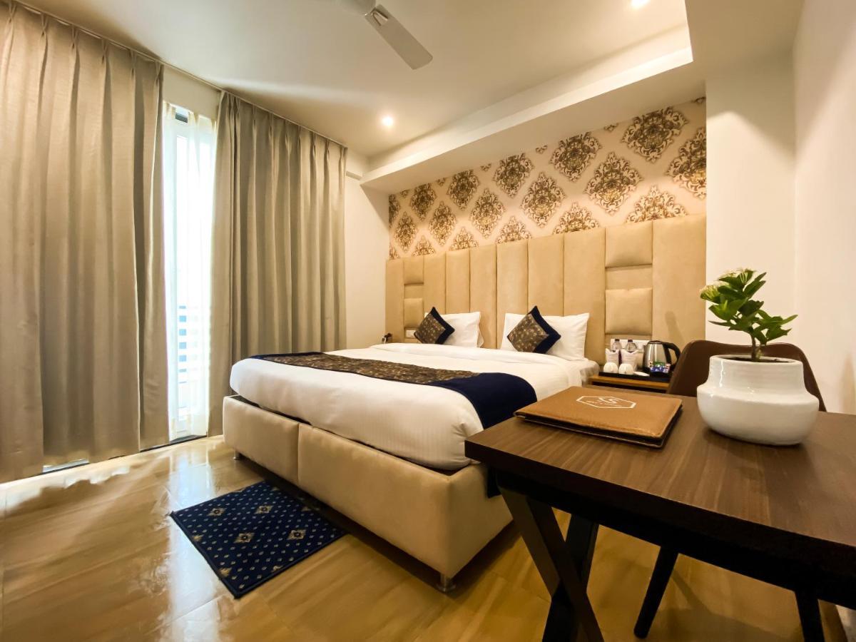 Sky Suites Gurgaon Exteriör bild