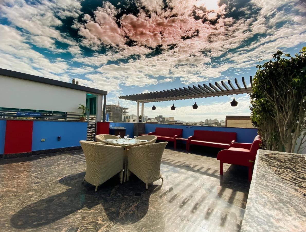 Sky Suites Gurgaon Exteriör bild