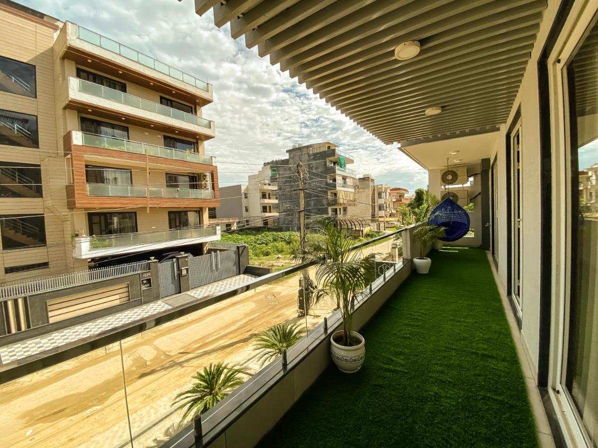 Sky Suites Gurgaon Exteriör bild
