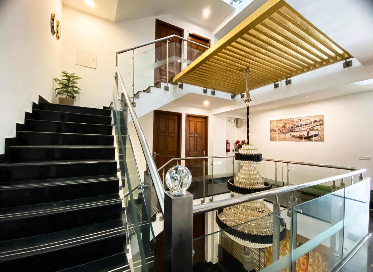 Sky Suites Gurgaon Exteriör bild